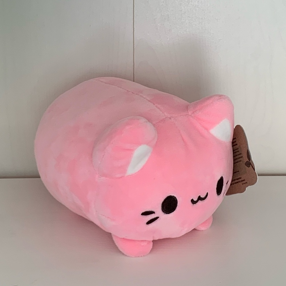Tasty Peach Meowchi Strawberry Plush